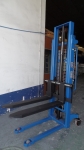 Manual stacker 1.000Kg to 2.500 mm 16001